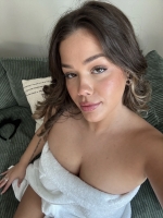 curvy-mae